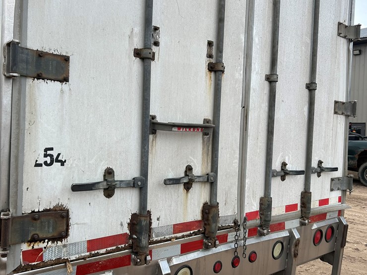 2000-wilkens-walking-floor-image-40