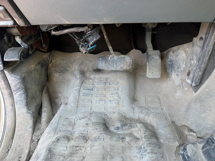 2012-ford-f550-xl-image-33