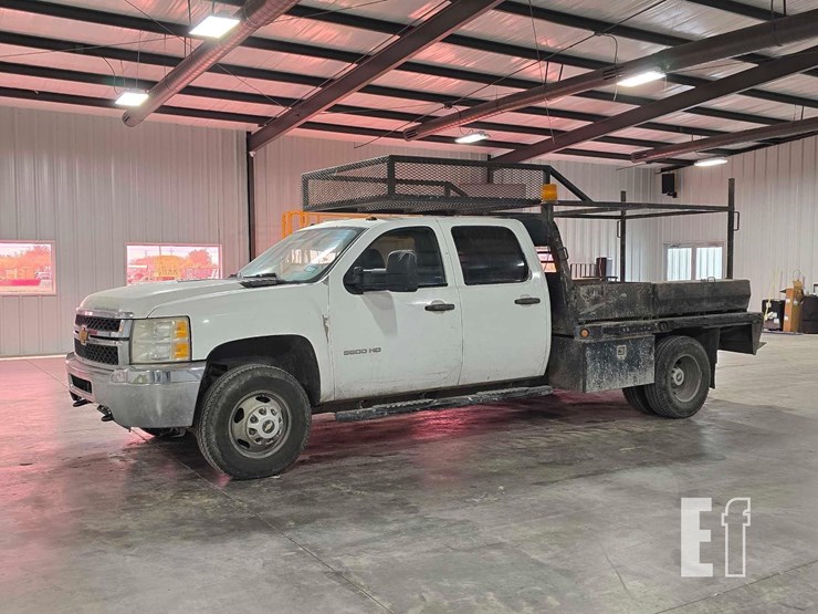 2014-chevrolet-silverado-3500hd-image-1