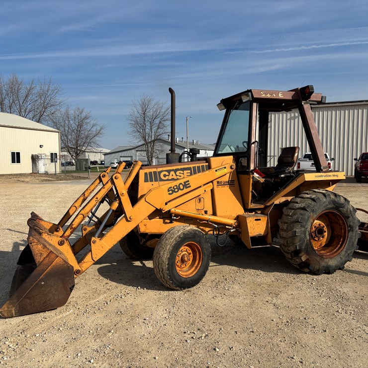 CASE 580E