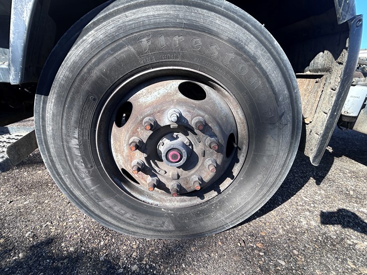 #1694-•-2004-isuzu-cab-and-chassis-image-54