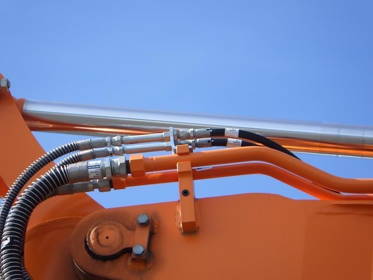 2023-develon-dx85r-3-hydraulic-excavator-image-21