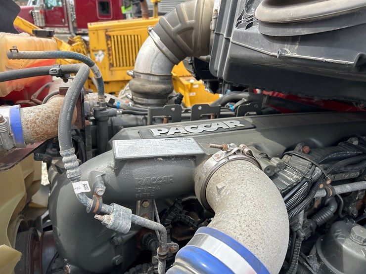 2015-kenworth-t680-image-45