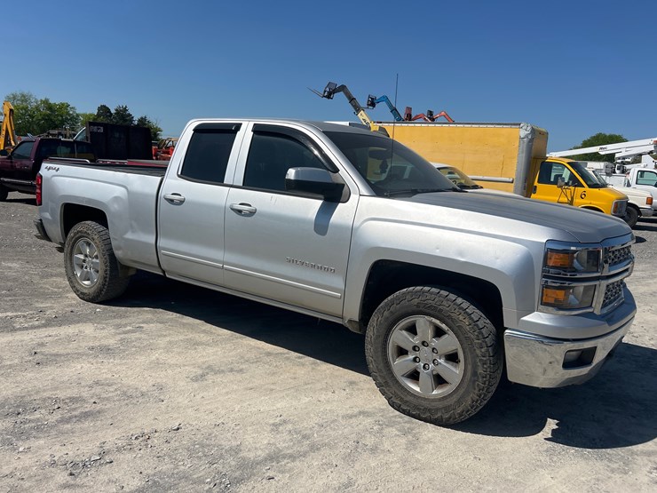 2015-chevrolet-1500-image-3