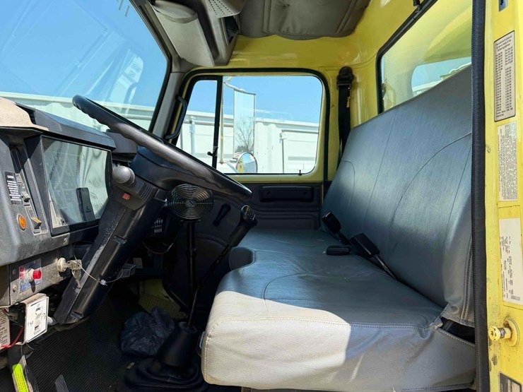 2000-international-4700-image-14