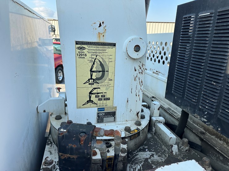 freightliner-fl70-image-49