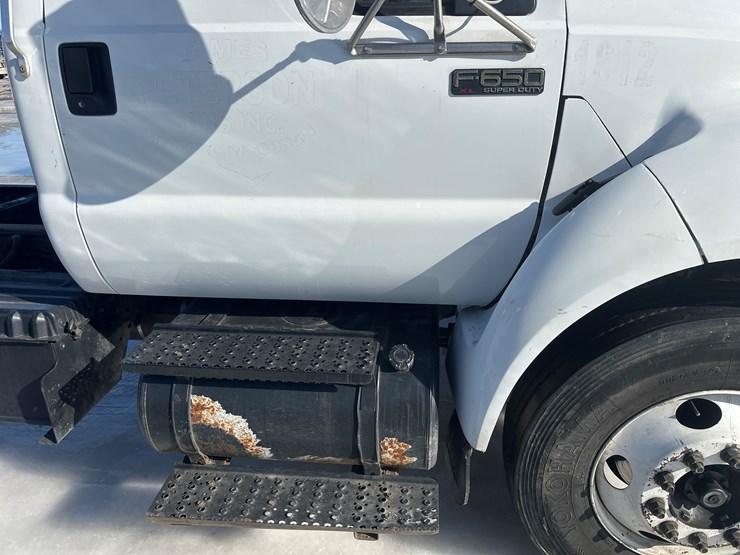 2012-ford-f650-image-12