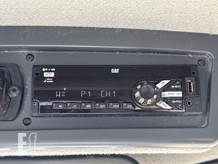 2019-caterpillar-d6-xe-lgp-image-29