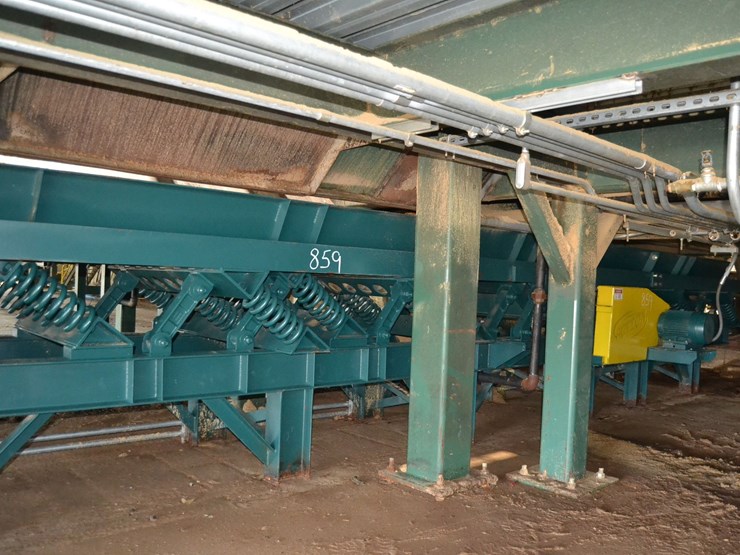action-36"x52'-balanced-vibrating-conveyor-w/-7.5hp-drive-(located-under-trimmer)-image-4