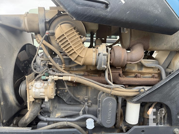 new-holland-tv140-image-32