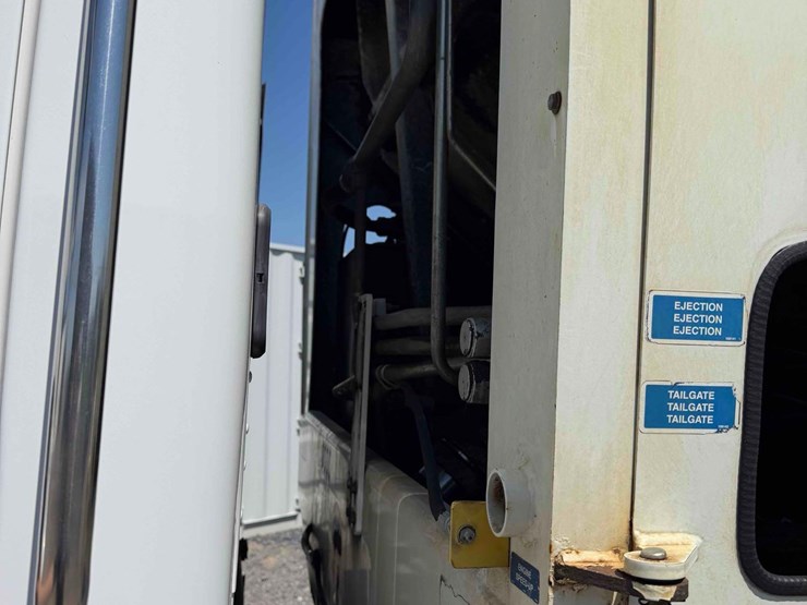 2018-freightliner-tandem-axle-trash-truck-image-19