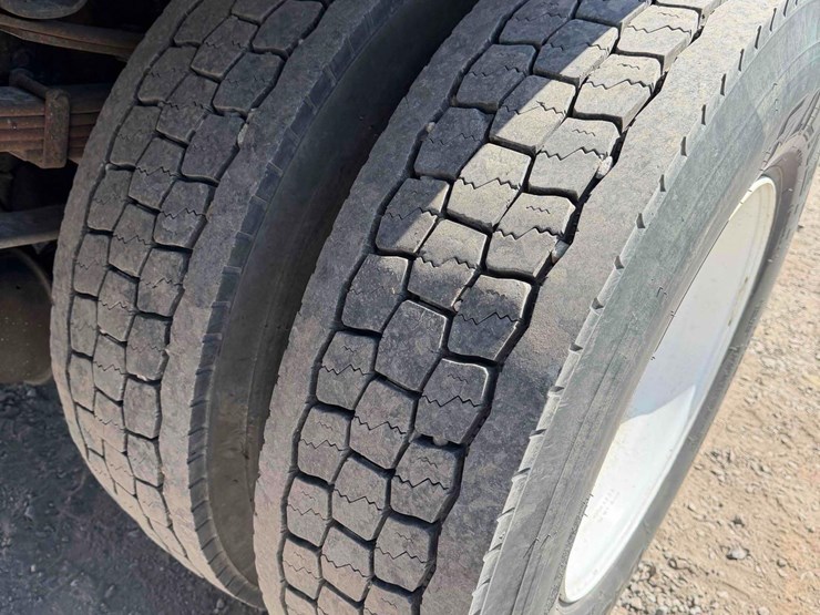 2000-international-4700-image-7