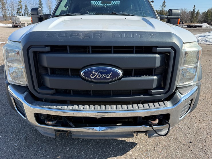 2014-ford-f550-xl-image-10