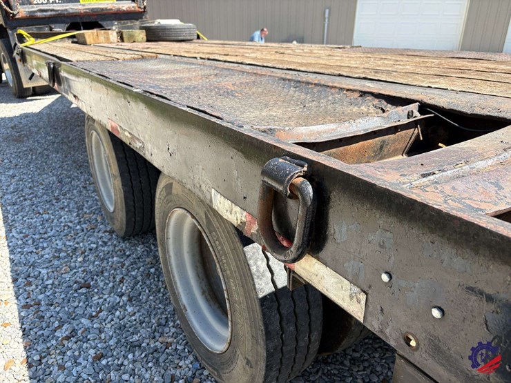 1998-cherokee-r20-20+5-dual-t/a-tag-trailer-image-40