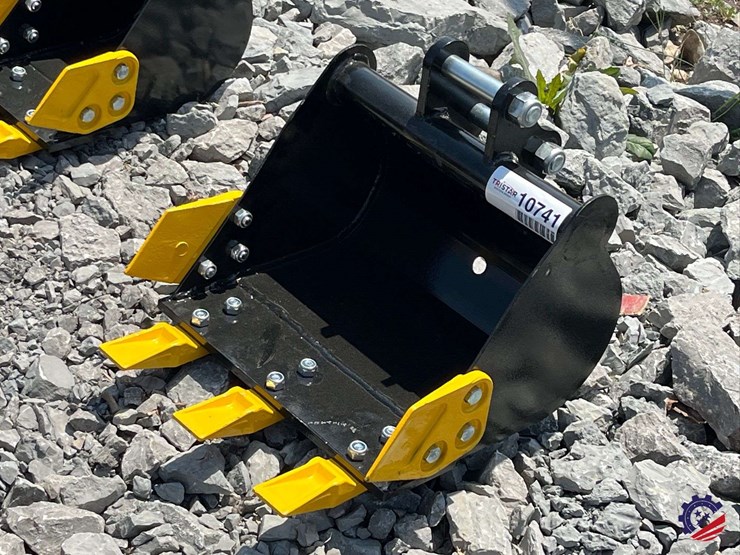 unused-2026-ce-16"-toothed-bucket-image-1