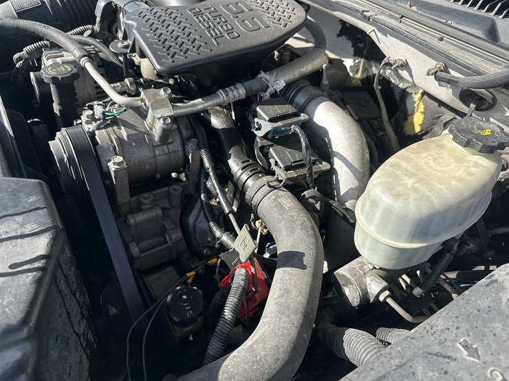 2005-gmc-3500-image-37