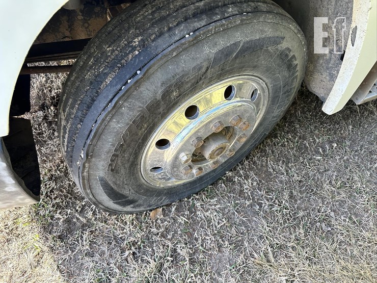 1991-freightliner-fld120-image-25