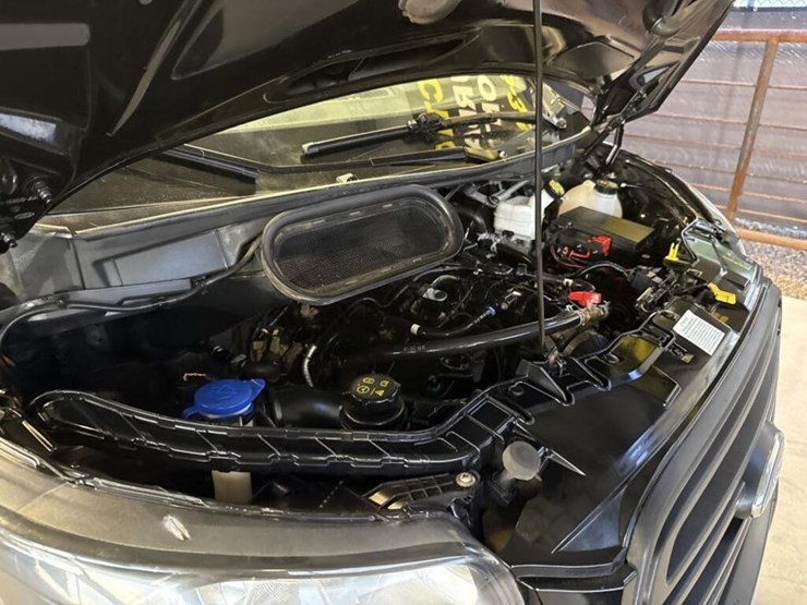 2019-ford-transit-image-17