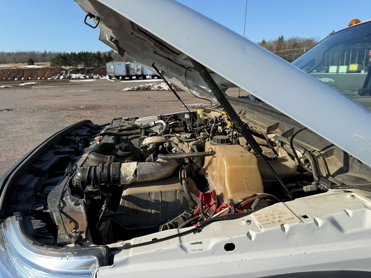 2012-ford-f550-xl-image-8