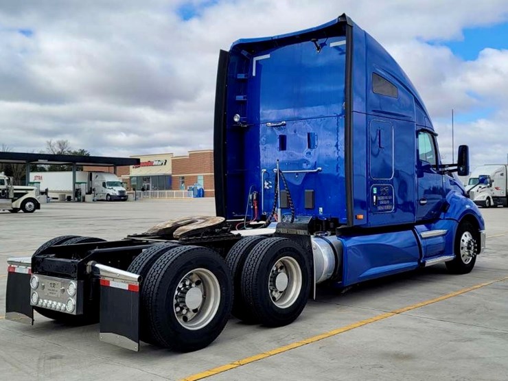 2018-kenworth-t680-image-5