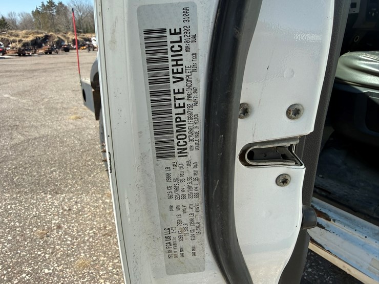 #1060-•-2015-ram-5500-heavy-duty-service-truck-image-55