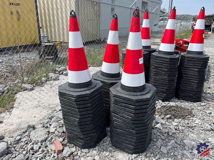 lot-of-50-unused-2026-ce-irstc-safety-traffic-cones-image-1