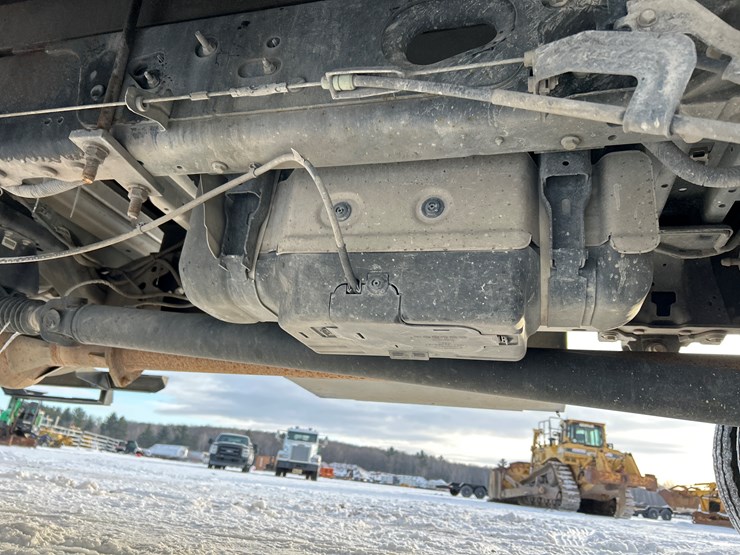 2021-ford-f550-image-41