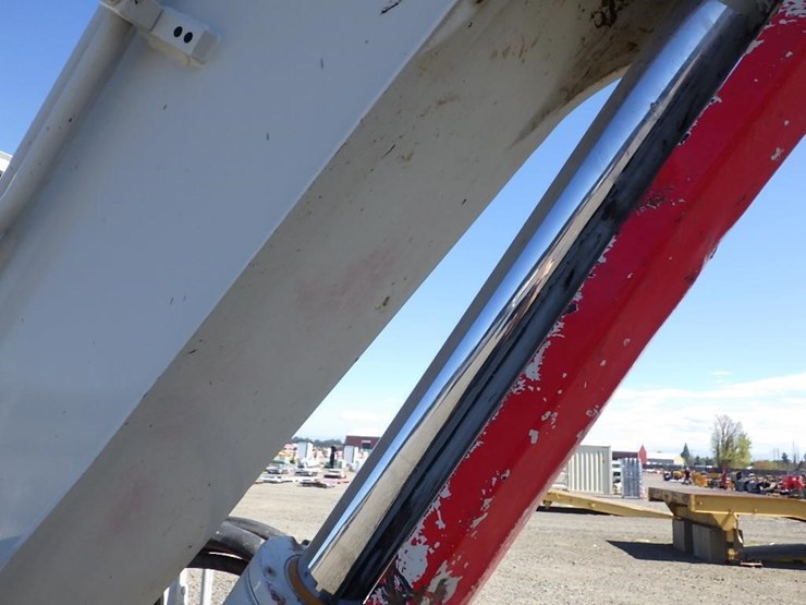 takeuchi-tb260-image-30