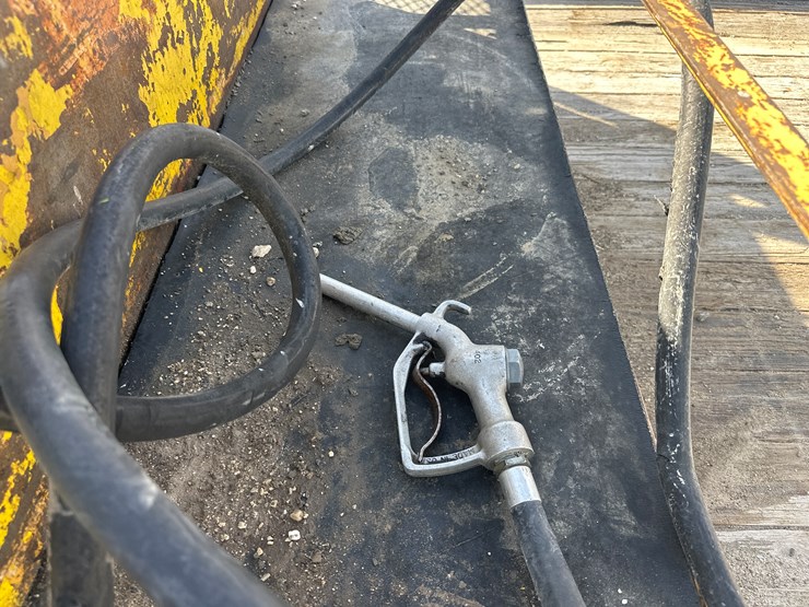 2005-gmc-3500-image-17