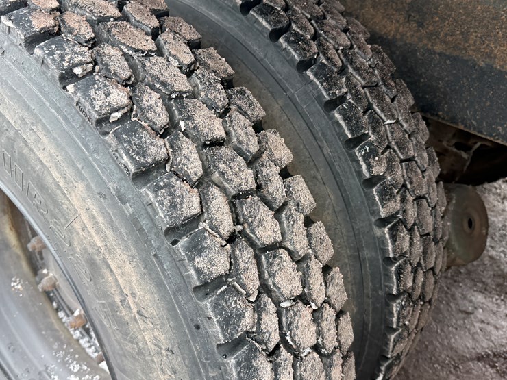 #1056-•-1989-mack-quad-axle-dump-truck-image-74