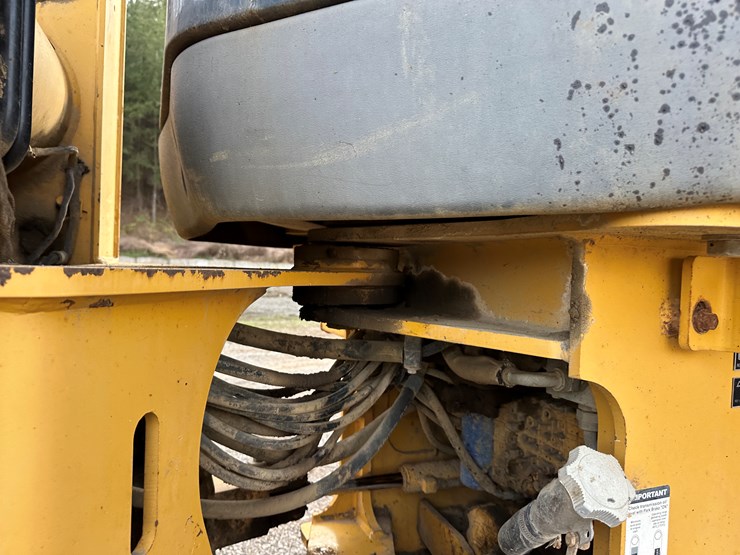 2005-deere-544j-image-25