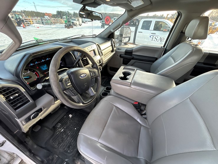 2021-ford-f550-image-83