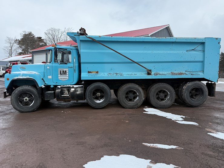 #1056-•-1989-mack-quad-axle-dump-truck-image-2