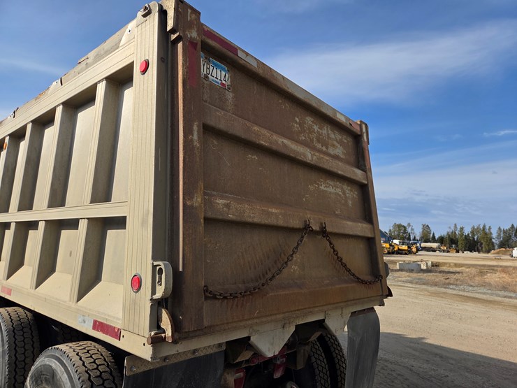 2012-international-7600-image-25