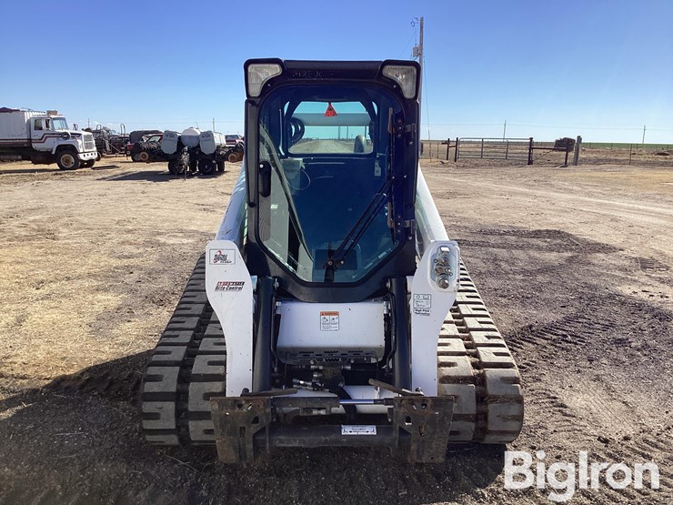 2022-bobcat-t770-image-2