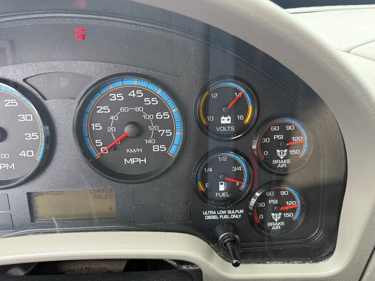 2013-international-4400-sba-image-42