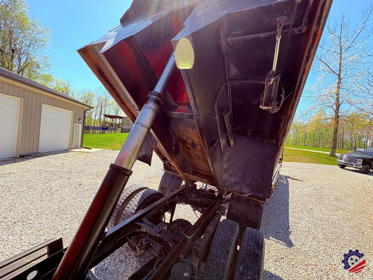 2007-international-7400-image-60