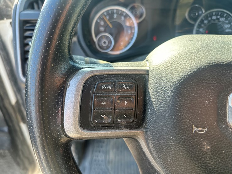 2020-dodge-3500-image-37