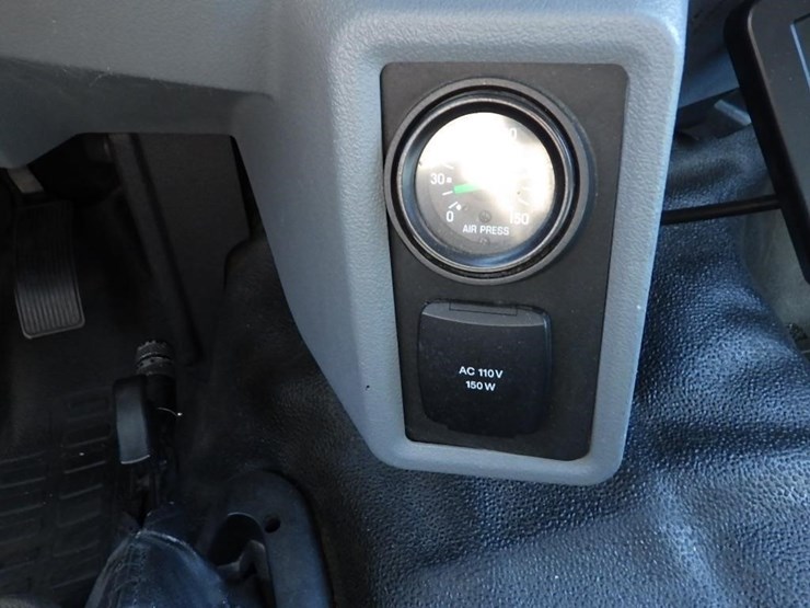 2016-ford-f650-xlt-image-39