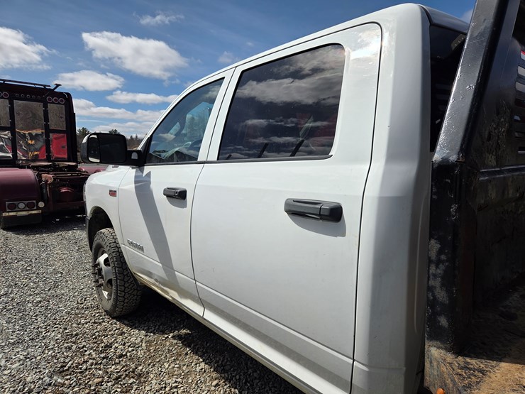 2019-dodge-3500hd-image-19