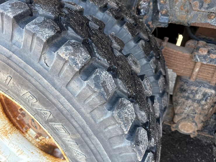 2010-international-7400-image-61