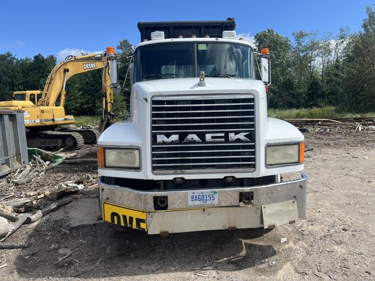 #1556-•-1999-mack-e7-460-day-cab-truck-tractor-image-7