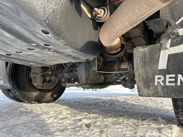 2021-ford-f550-image-37