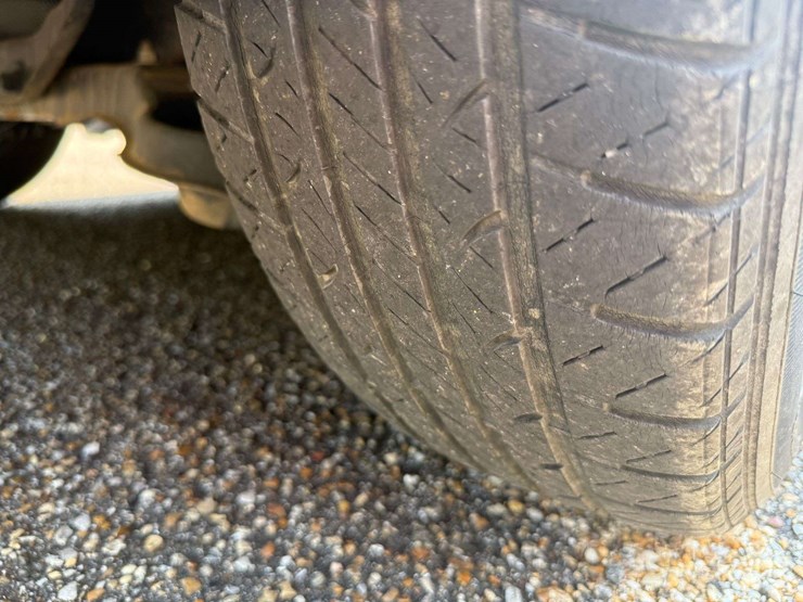 2017-ford-focus-4-door-sedan-(42,593-miles)-image-24