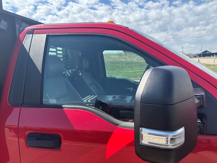 2017-ford-f350-image-21