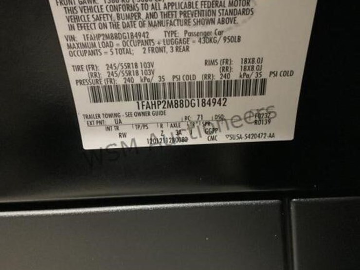 2013-ford-taurus-sdn-image-14