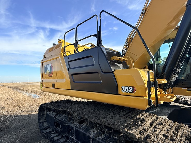 #1968-•-caterpillar-excavator-image-17