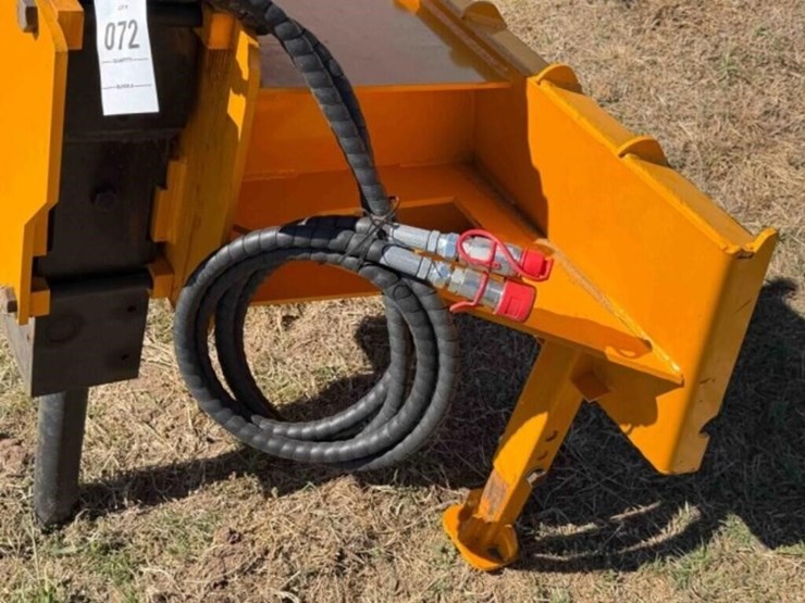 giyi-skid-steer-breaker-hammer-image-6