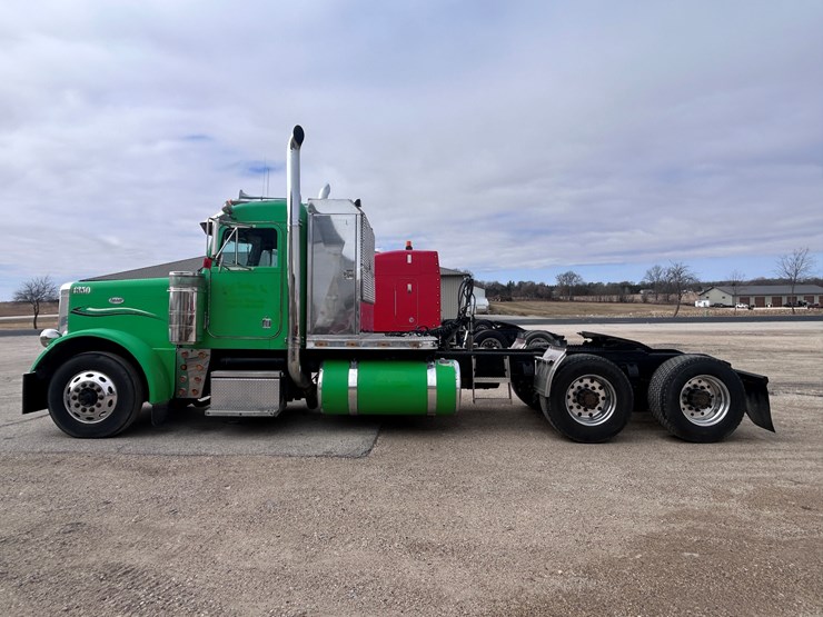 1999-peterbilt-379-image-2