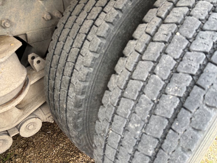 2004-kenworth-w900-image-107